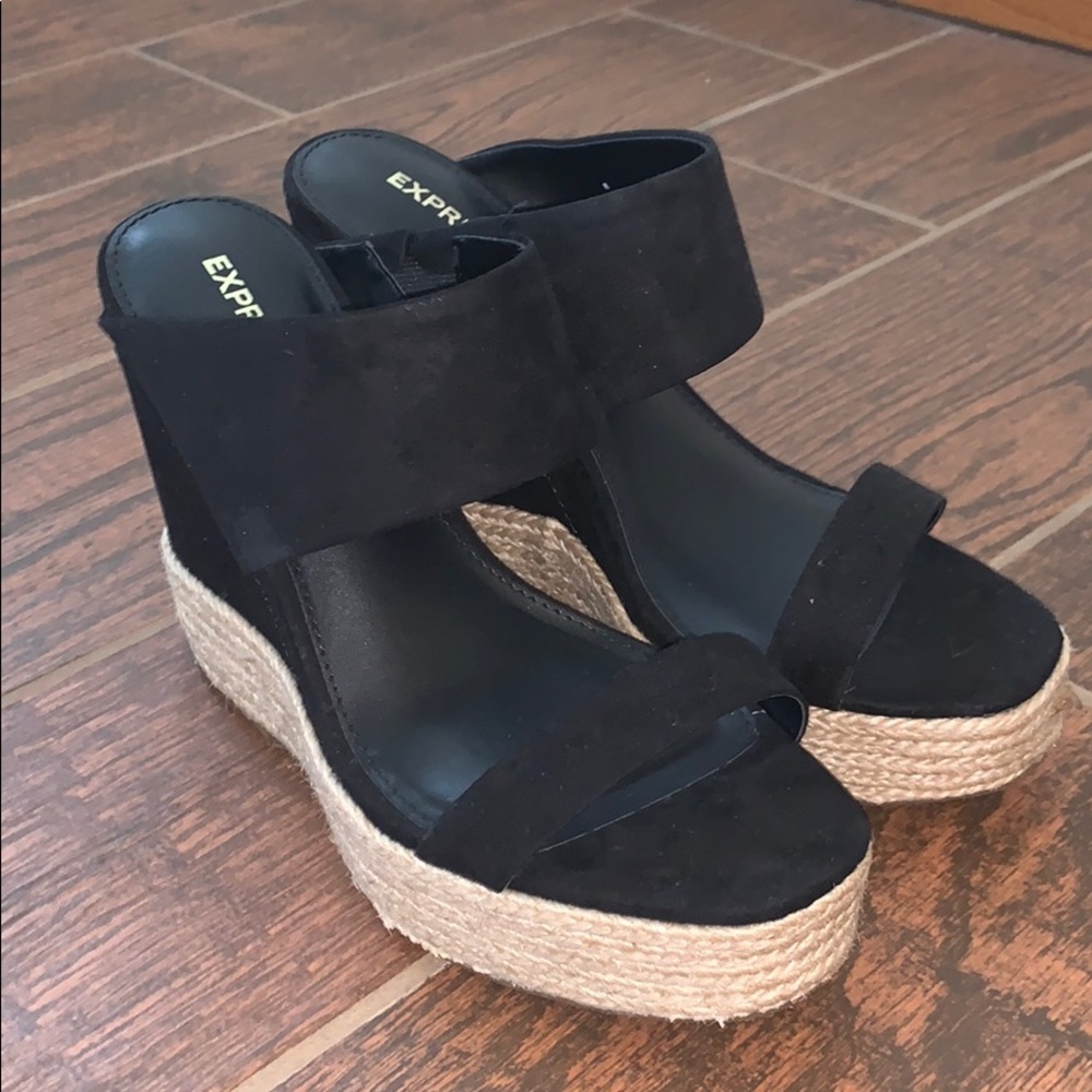 Express wedge sandals